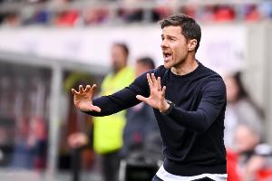 记者：阿隆索将带自己的体能训练师去皇马，平图斯可能去青年队