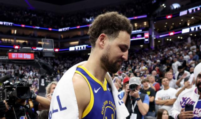 球天下体育平台-花最多的钱，挨最毒的打！勇士一年花3.8亿联盟第一